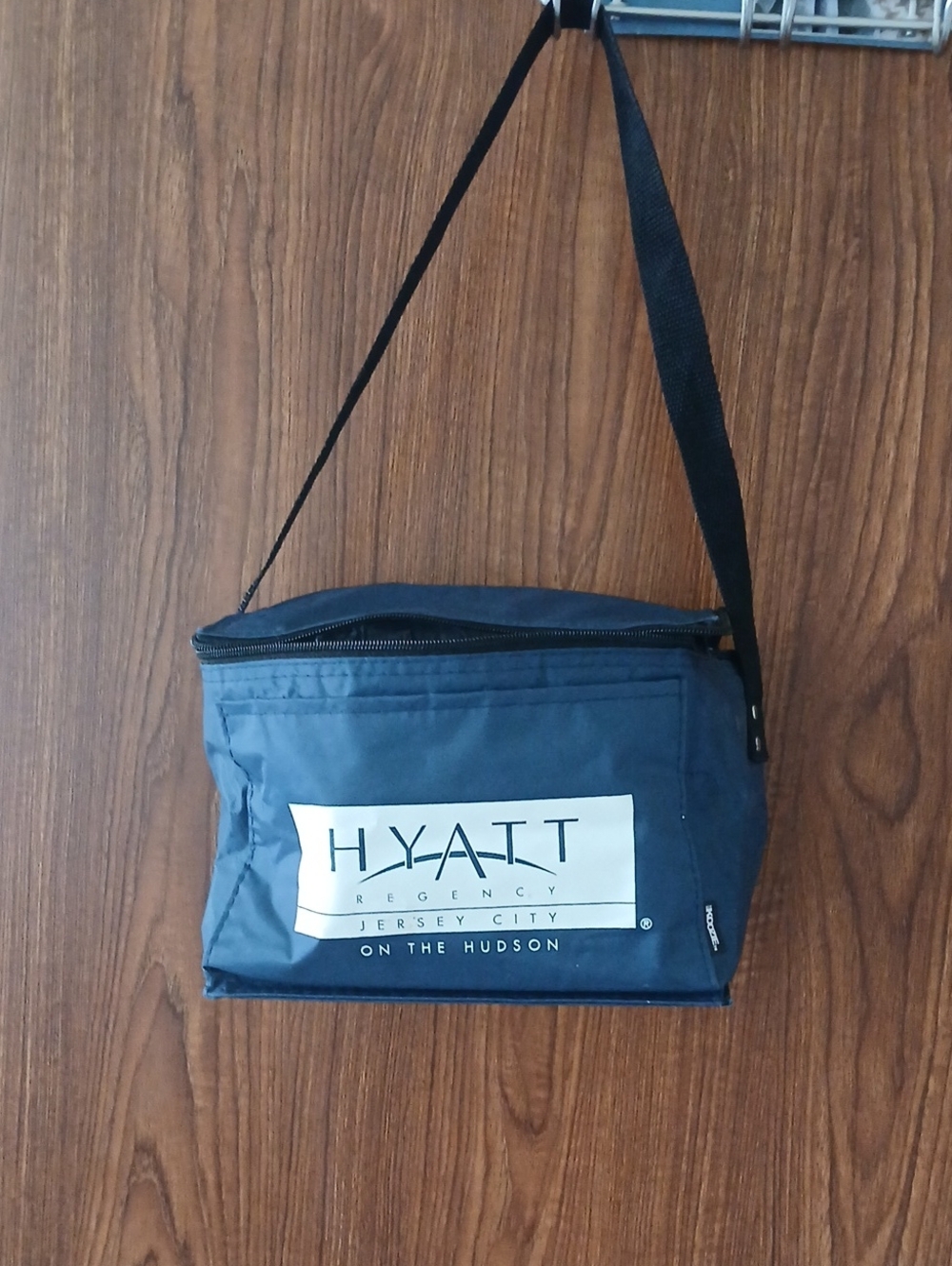 Insulated Navy Blue Men’s Toiletry / Lunch Carry Bag